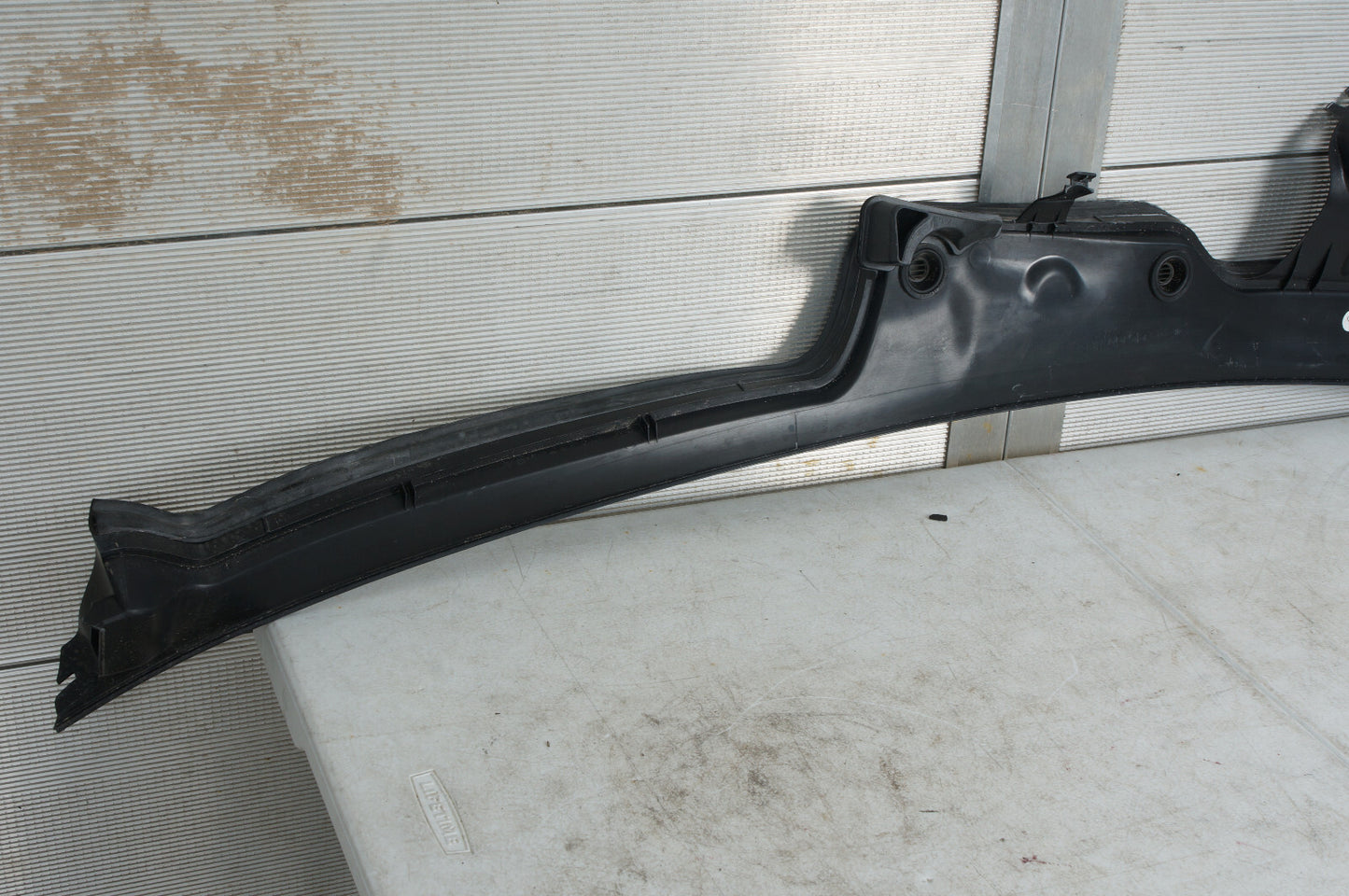 2007 - 2013 MERCEDES S550 W221 WINDSHIELD COWL PANEL WATER DRIP COVER OEM