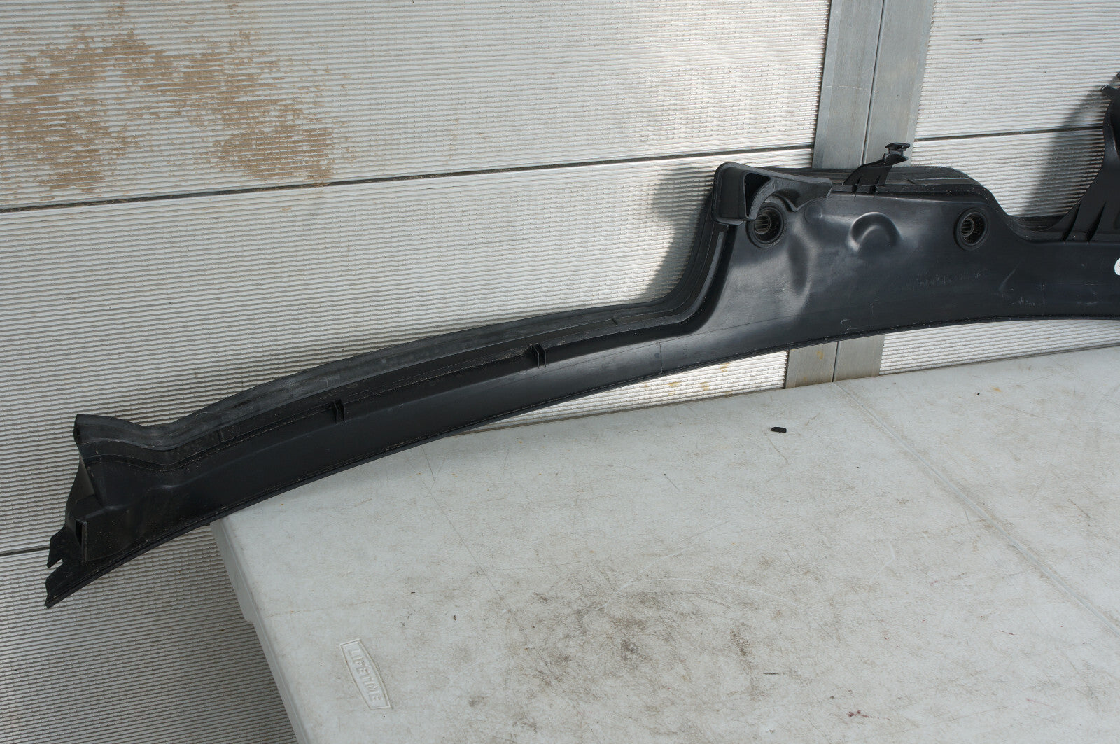 2007 - 2013 MERCEDES S550 W221 WINDSHIELD COWL PANEL WATER DRIP COVER OEM