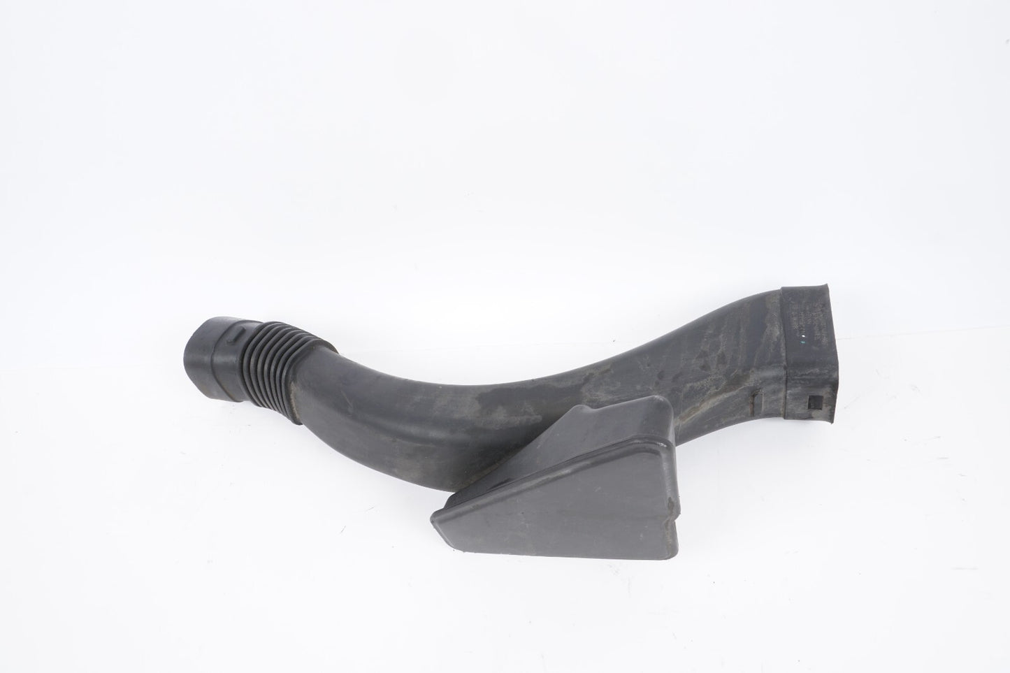 2010-2016 BMW 550I GT F07 ENGINE RIGHT AIR CLEANER AIR DUCT CHANNEL  OEM