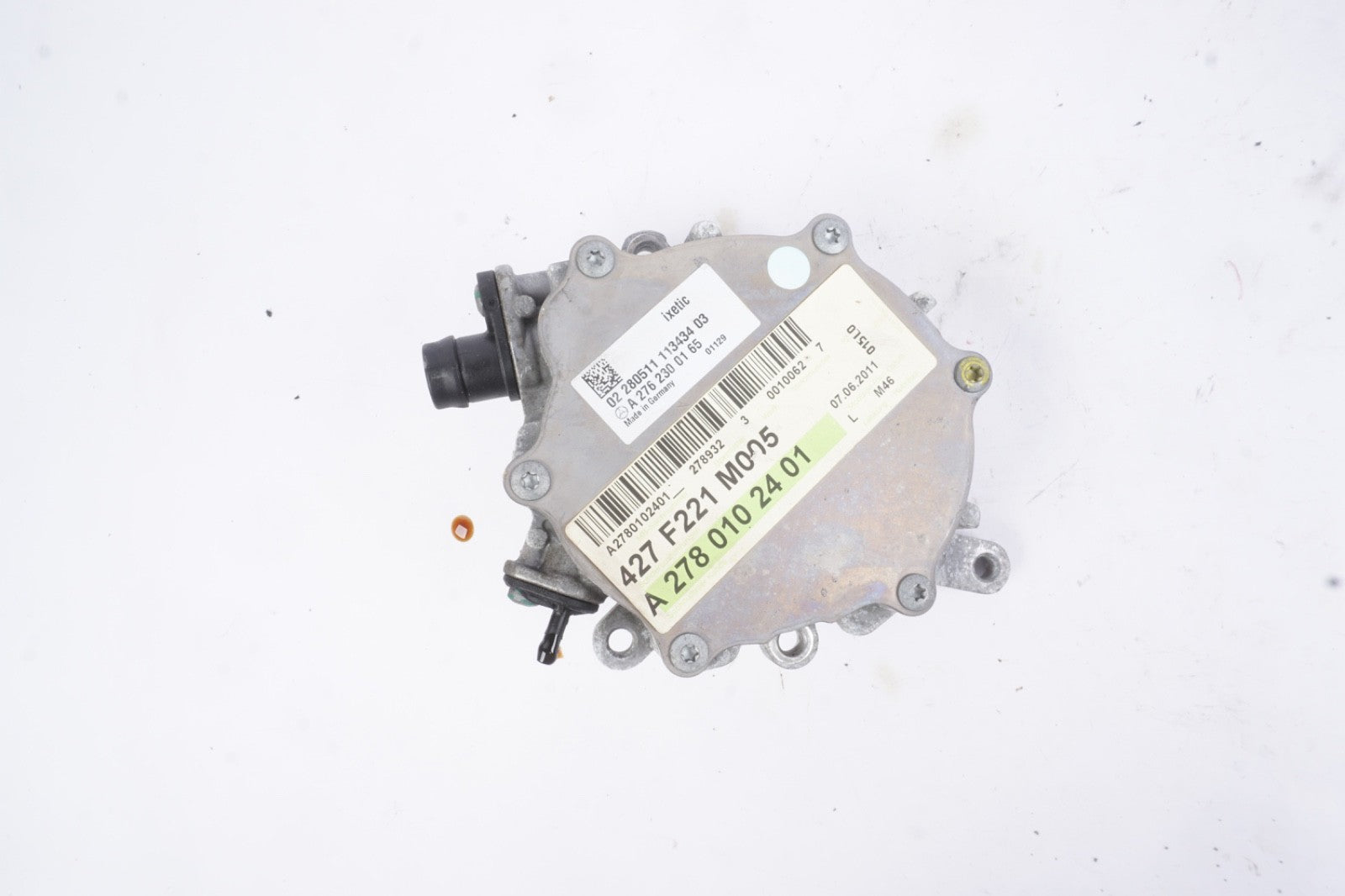 Mercedes W221 S550 CL550 CLS63 AMG Engine Motor Vacuum Pump 2762300165 OEM