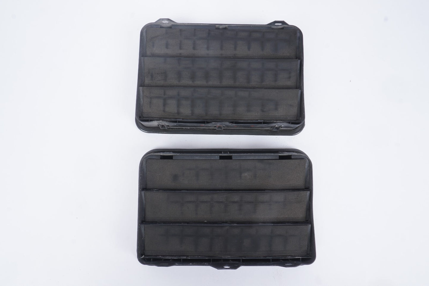 2006 - 2010  BMW 650i E63 E64 Rear Quarter Panel Air Pressure Vent 2 Pcs OEM