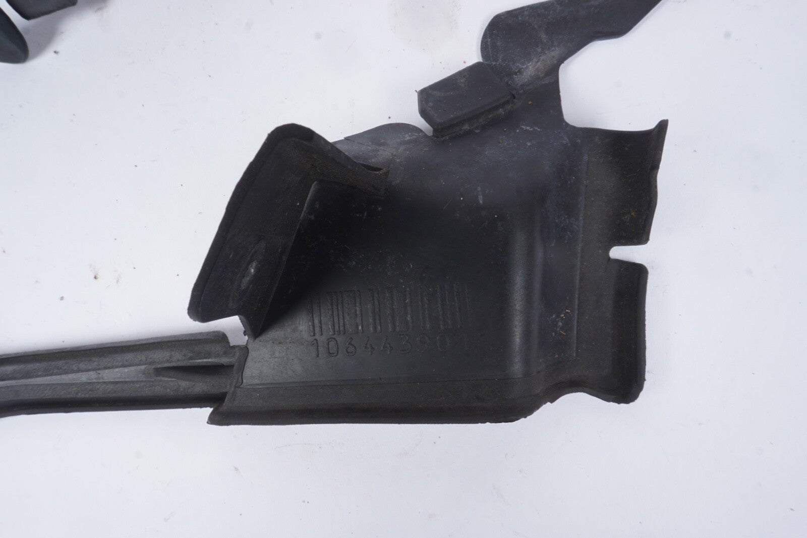06-11 mercedes w164 ml350 front right left radiator support line air baffle pair