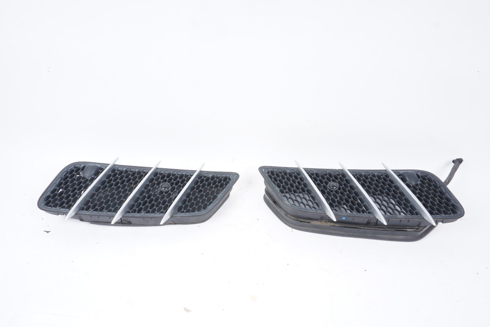 03-08 Mercedes R230 SL500 Hood Vent Grille Grill Left & Right OEM