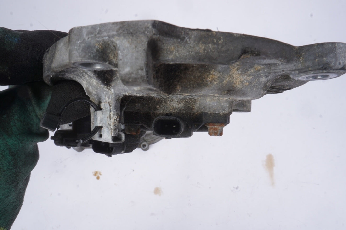 05-13 Mercedes W203 C230 E550 Front Left Right Side Engine Timing Chain Cover