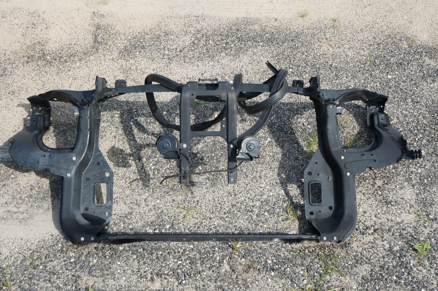 MERCEDES BENZ ML350 RADIATOR SUPPORT 2007 2008 2009 2010 2011 A1648602392 OEM