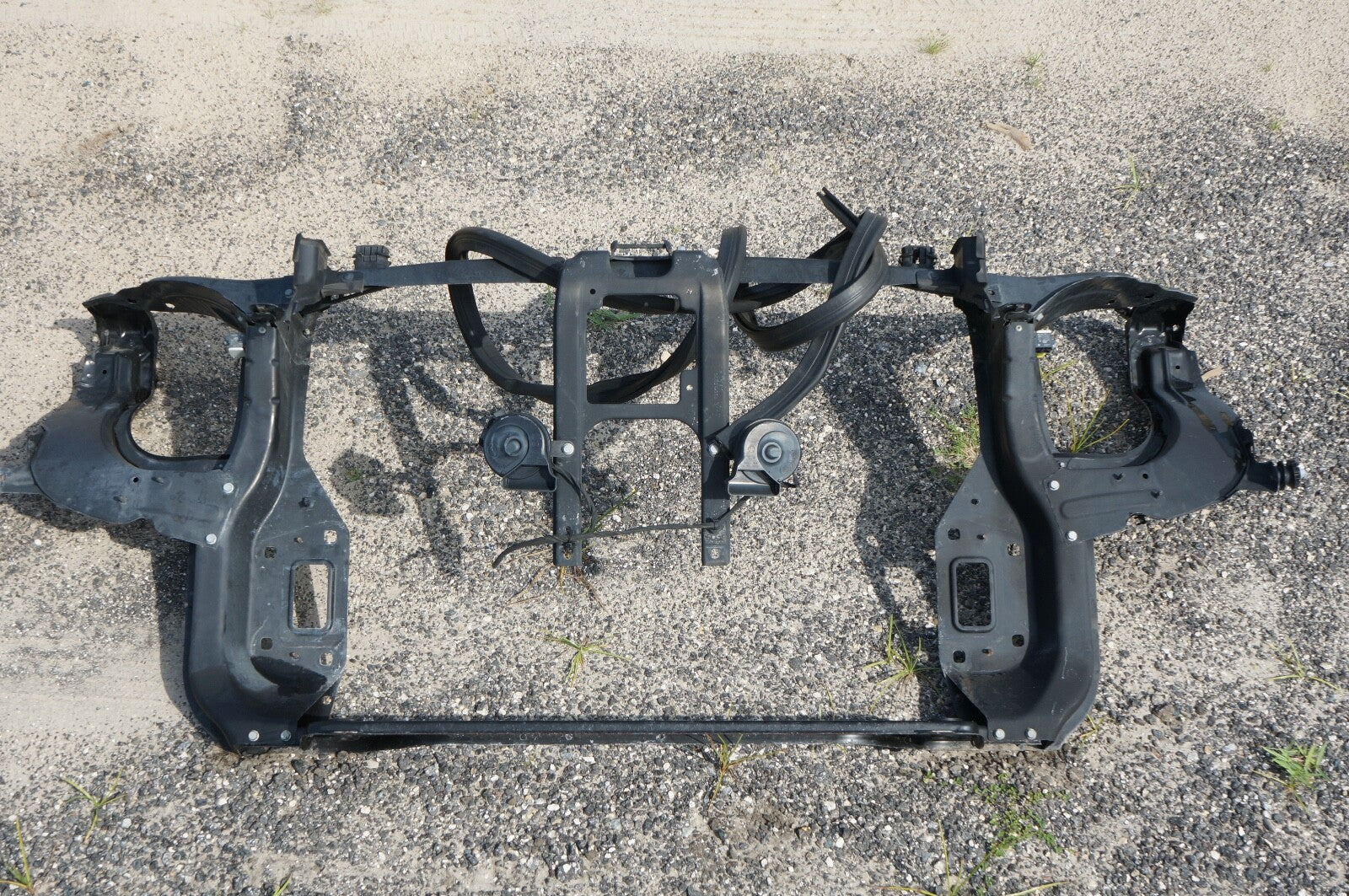 MERCEDES BENZ ML350 RADIATOR SUPPORT 2007 2008 2009 2010 2011 A1648602392 OEM
