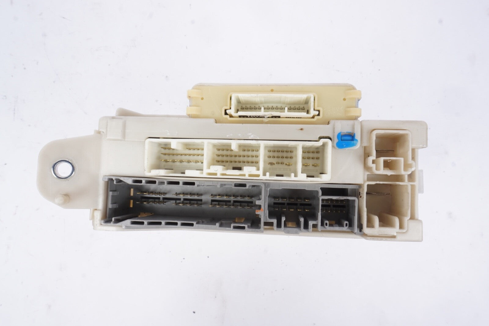 2010 LEXUS IS250 CONVERTIBLE RIGHT CABIN MAIN FUSE JUNCTION BLOCK MODULE OEM