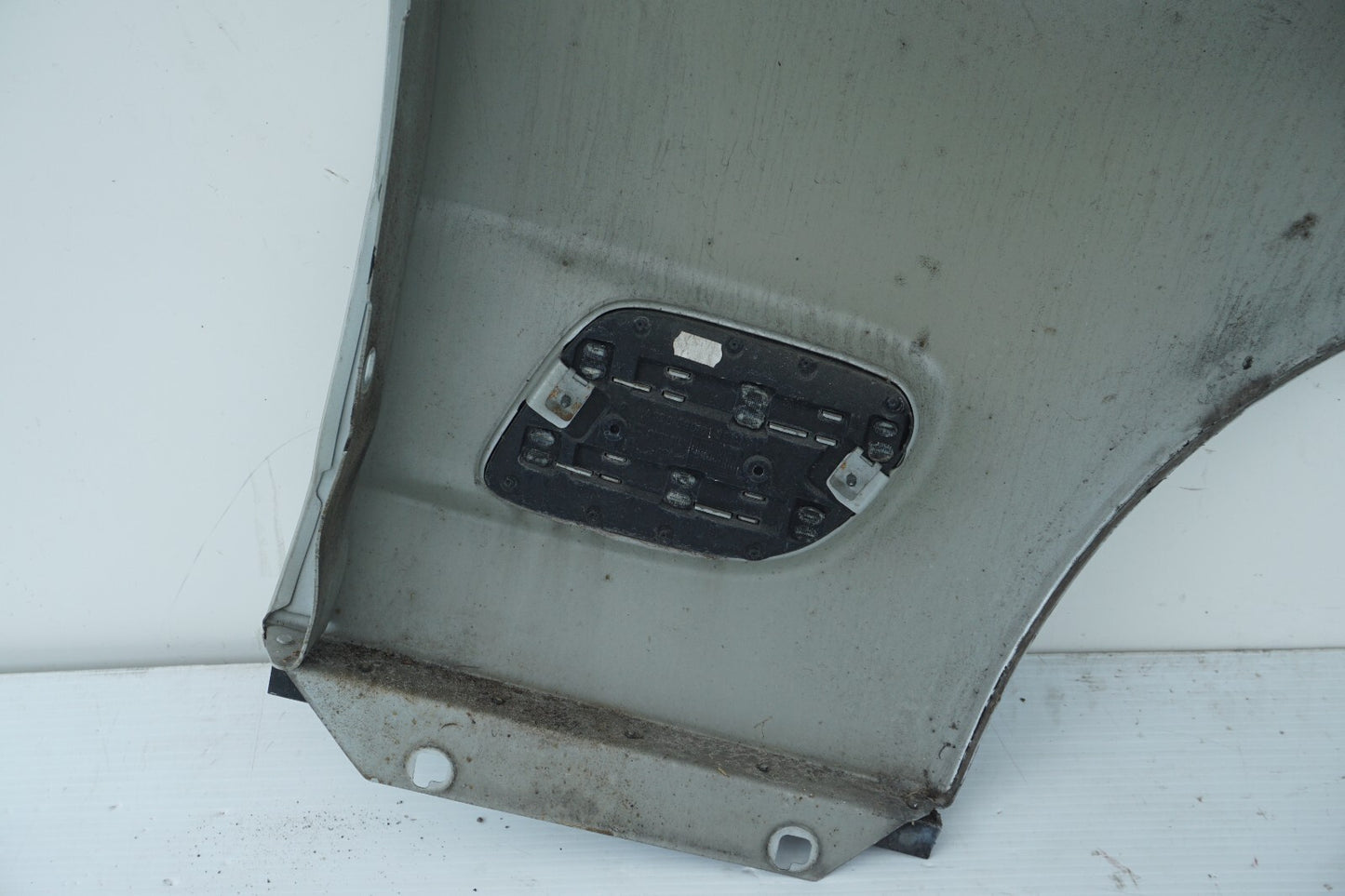 2003-2008 Mercedes-Benz SL500 FRONT FENDER LEFT DRIVER SIDE OEM