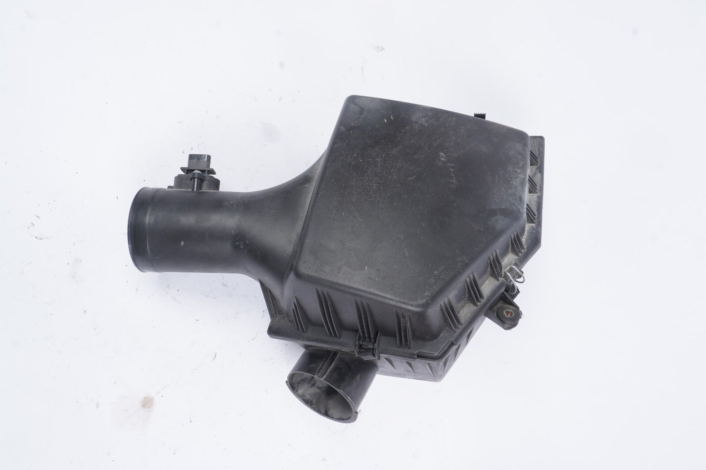 2006 - 2010  BMW 650i E63 E64 Air Intake Filter Housing Box OEM