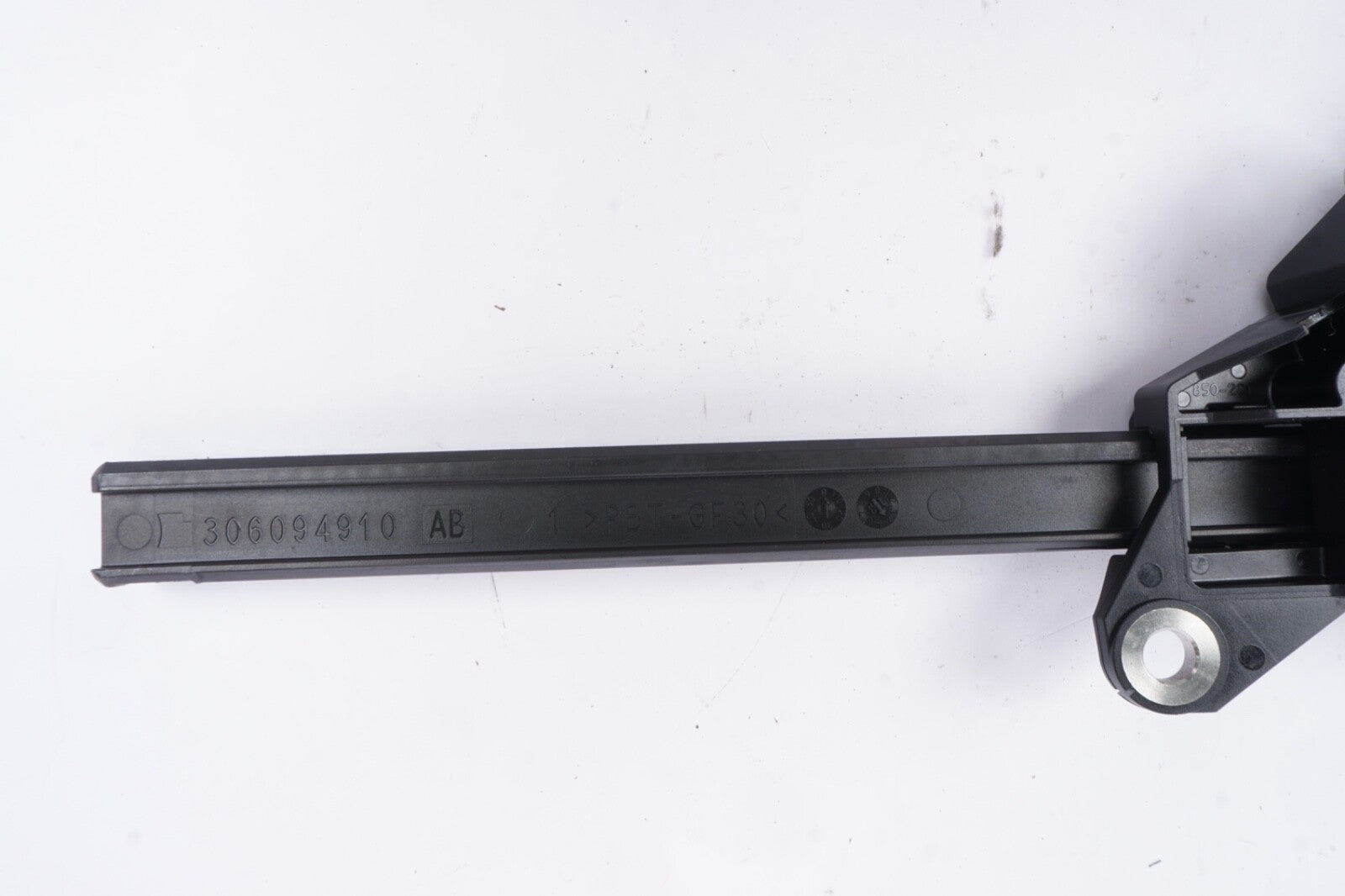 10-17 Mercedes W207 E550 E350 LEFT Side Seat Belt Feeder Motor Black OEM