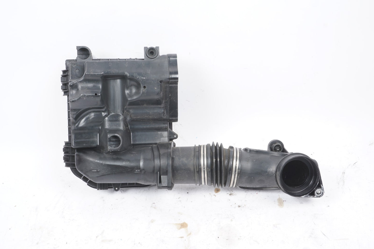 14-17 Mercedes S550 W222 3.0L Left Driver Air Cleaner Filter Box  OEM