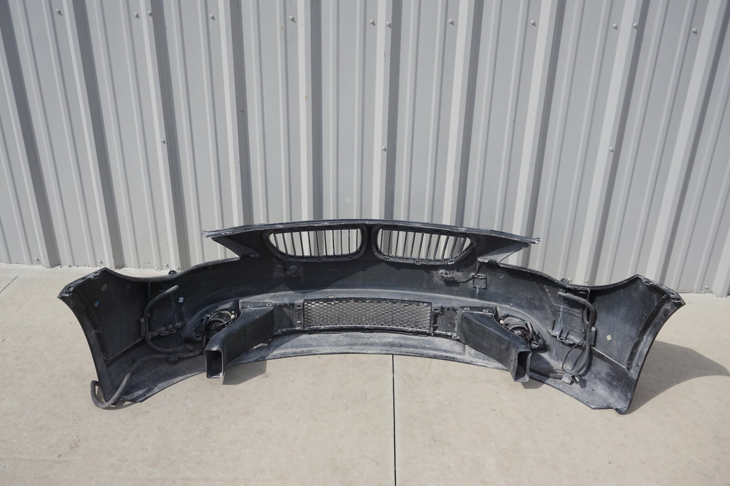 2004 - 2007  BMW 645i 650i E63 E64 Front Bumper Cover OEM