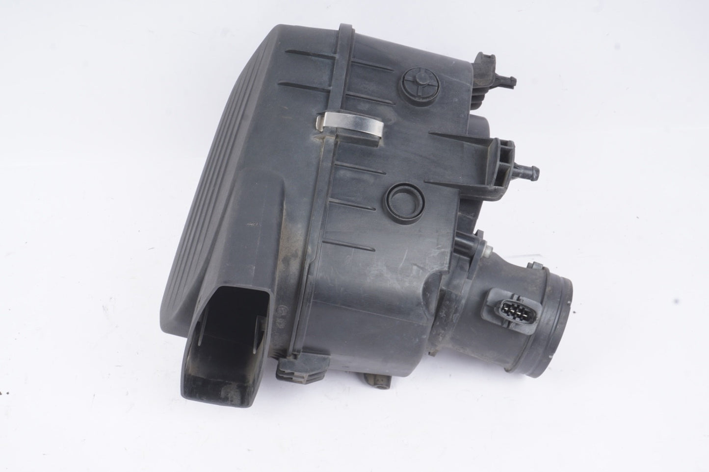 2014 - 2019 MASERATI GHIBLI 3.0L FRONT LEFT ENGINE AIR CLEANER BOX 670005844 OEM