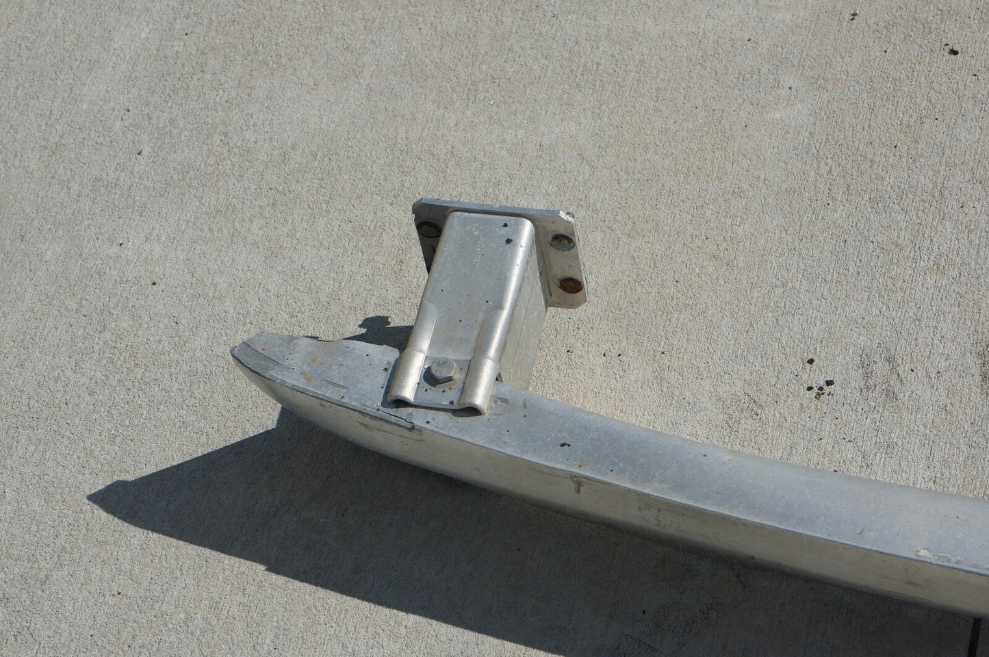 2003 MERCEDES SL500 R230 ROADSTER REAR BUMPER REINFORCEMENT BAR