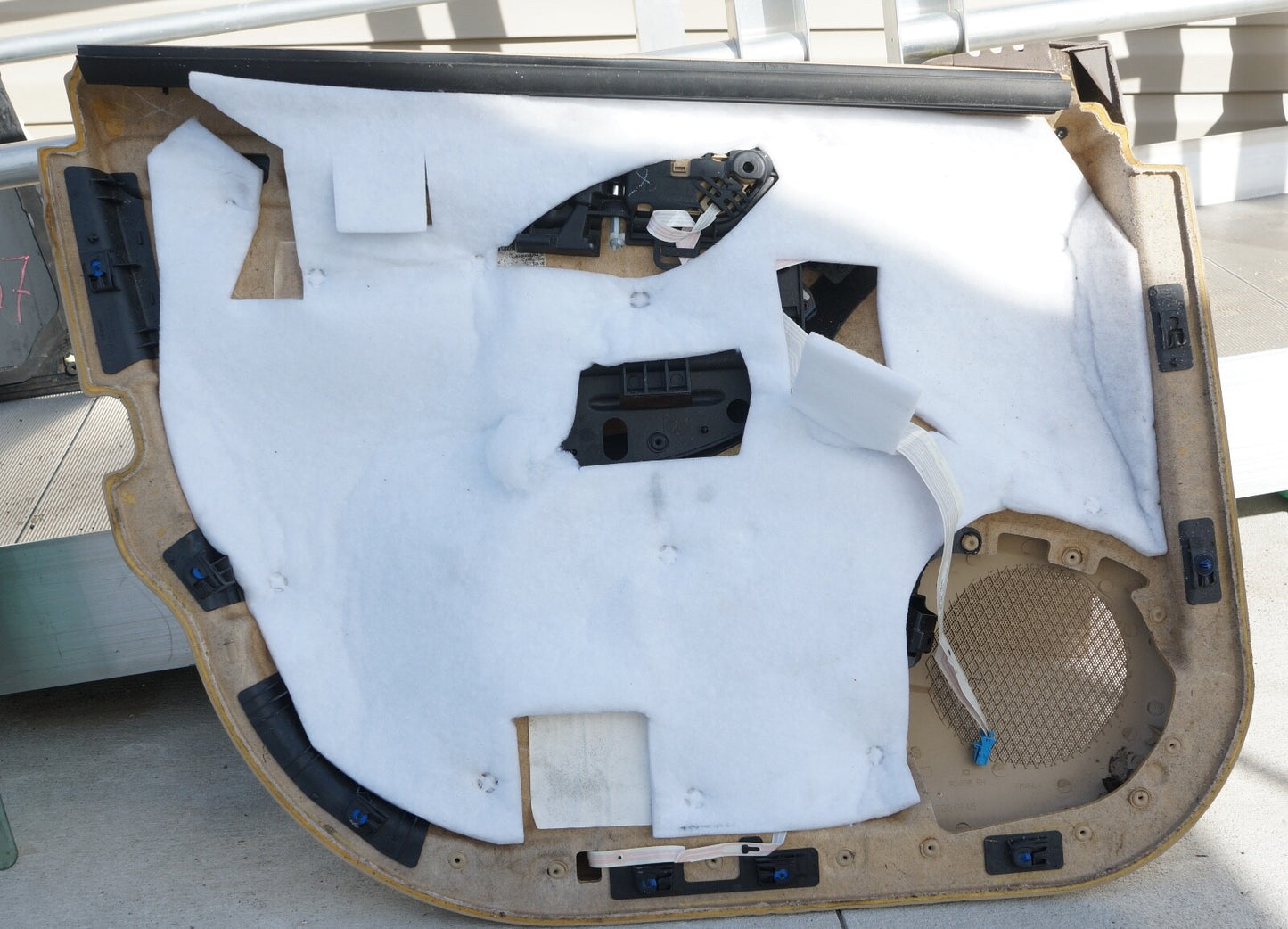 06-10 Mercedes W251 R350 R500 Front Right Side Interior Door Panel OEM