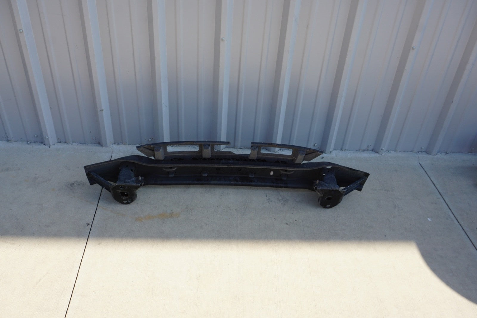 2012-2018 BMW 640I 650i F12 REAR BUMPER REINFORCEMENT IMPACT BAR OEM.