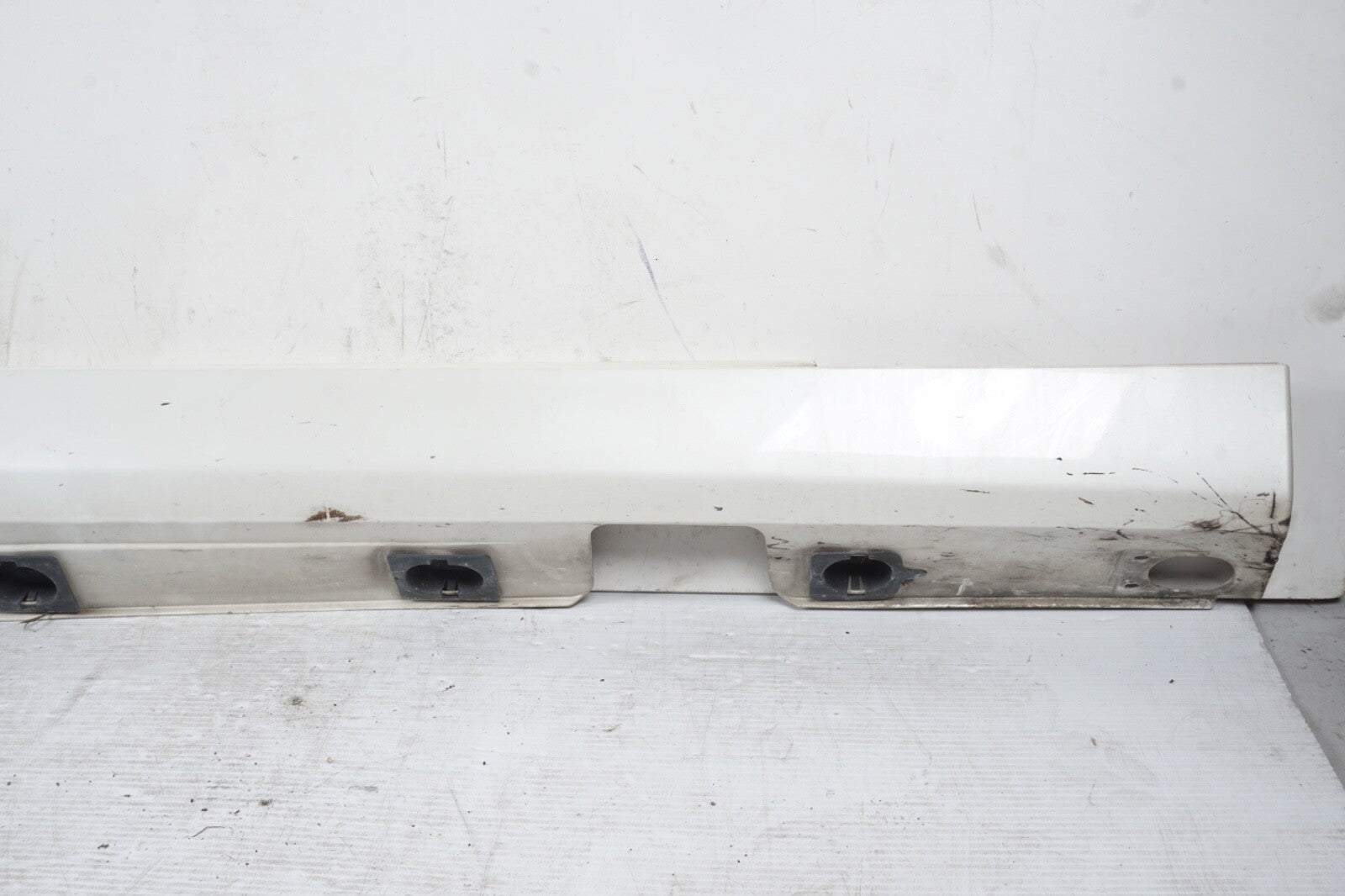 07-13 Mercedes W221 S550 Right Side Base Side Rocker Skirt Molding Panel WHITE