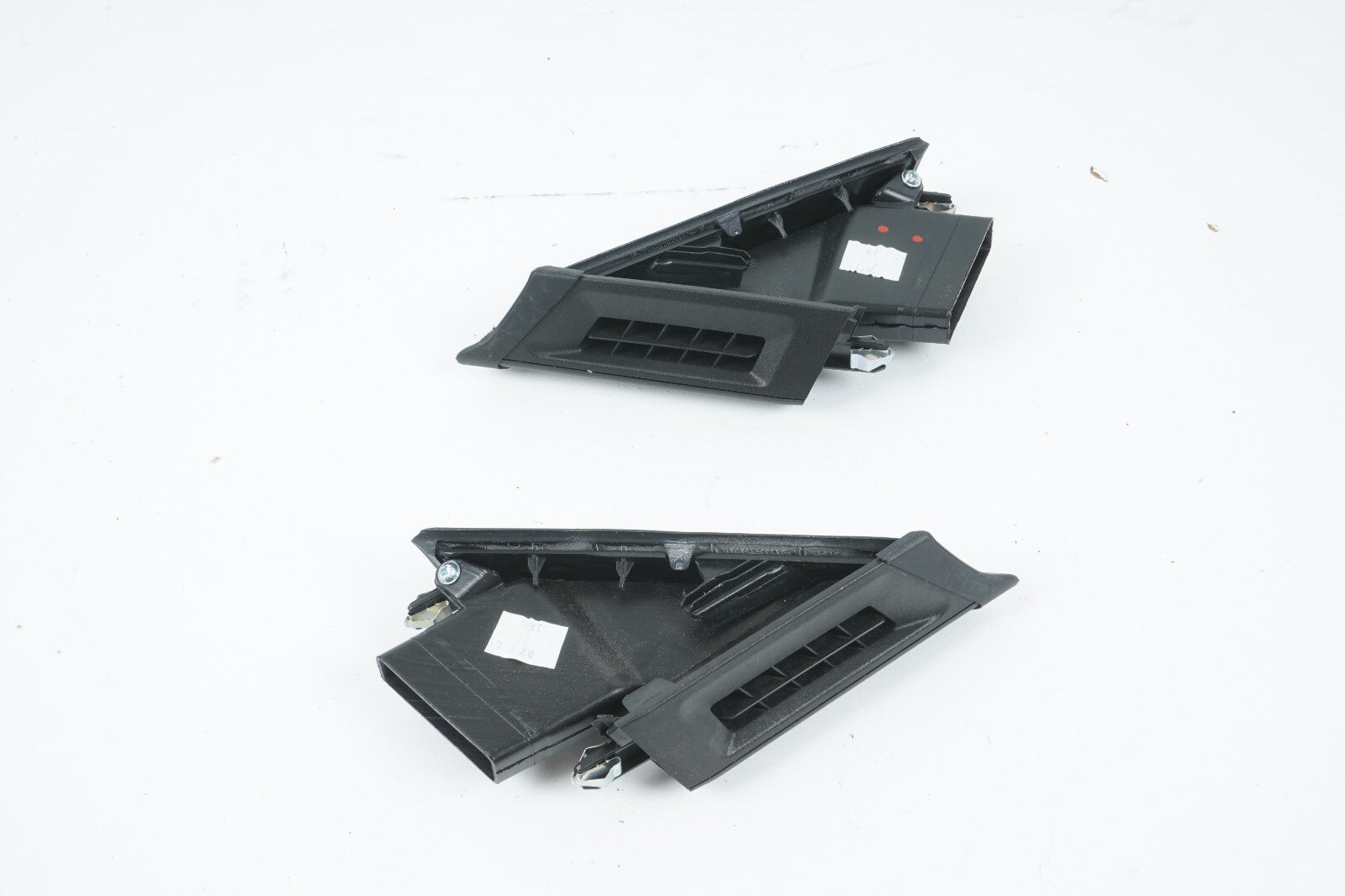 14 - 20 MASERATI QUATTROPORTE DOOR CORNER TRIM COVER VENT  LEFT & RIGHT OEM