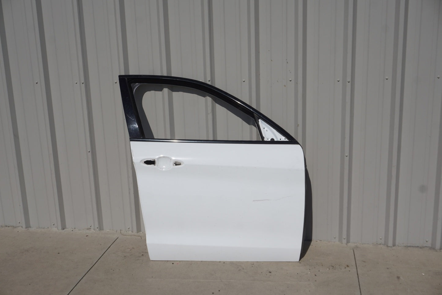 2017 - 2024 ALFA ROMEO STELVIO FRONT RIGHT PASS EXTERIOR DOOR SHELL WHITE OEM