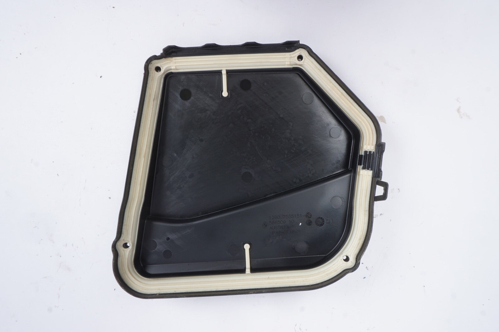 09-15 BMW F01 740Li 750i 760Li Fuse Junction Distribution Fuse Box Cover OEM