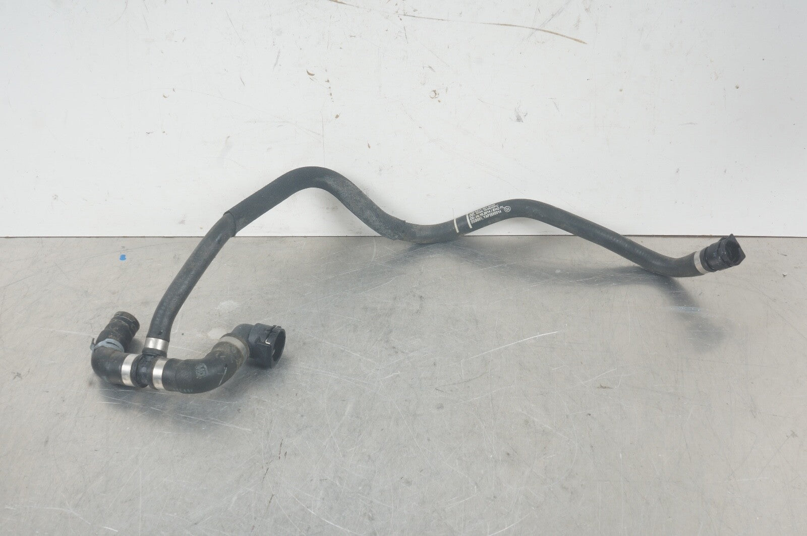 2020 GENUINE MERCEDES SL450 R231 COOLANT PIPE 3.0L V6 ENGINE A2315015382