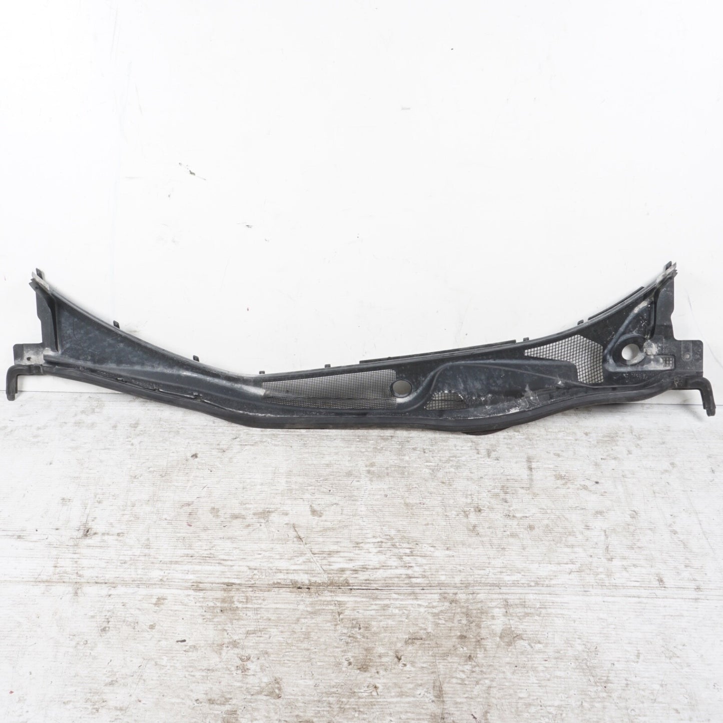 02-10 Lexus SC430 Z40 Windshield Wiper Cowl Plenum Panel Cover 55708-24010 OEM