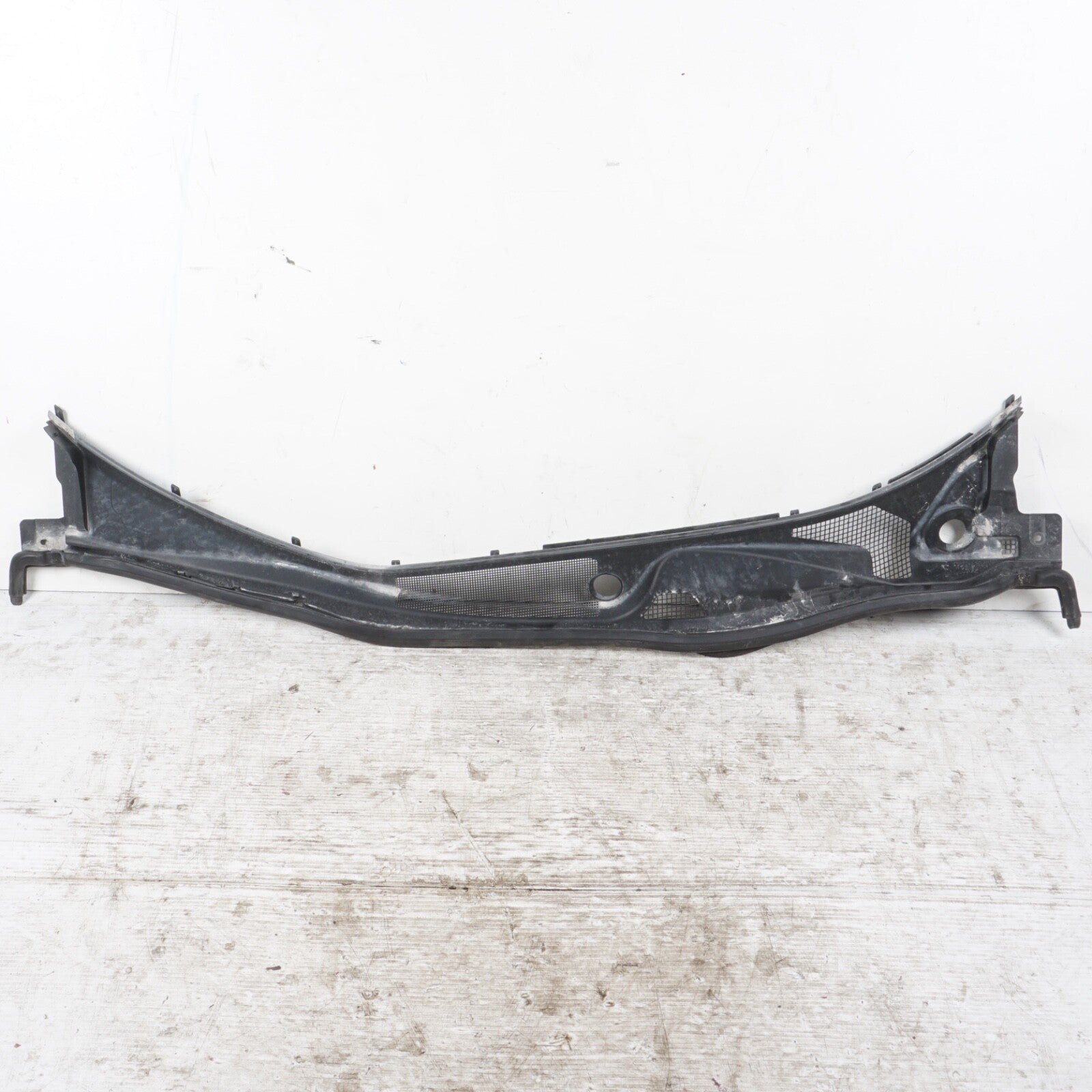 02-10 Lexus SC430 Z40 Windshield Wiper Cowl Plenum Panel Cover 55708-24010 OEM