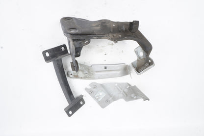 2014 - 2020 MASERATI GHIBLI FRONT RIGHT SIDE FENDER MOUNT SUPPORT BRACKET SET