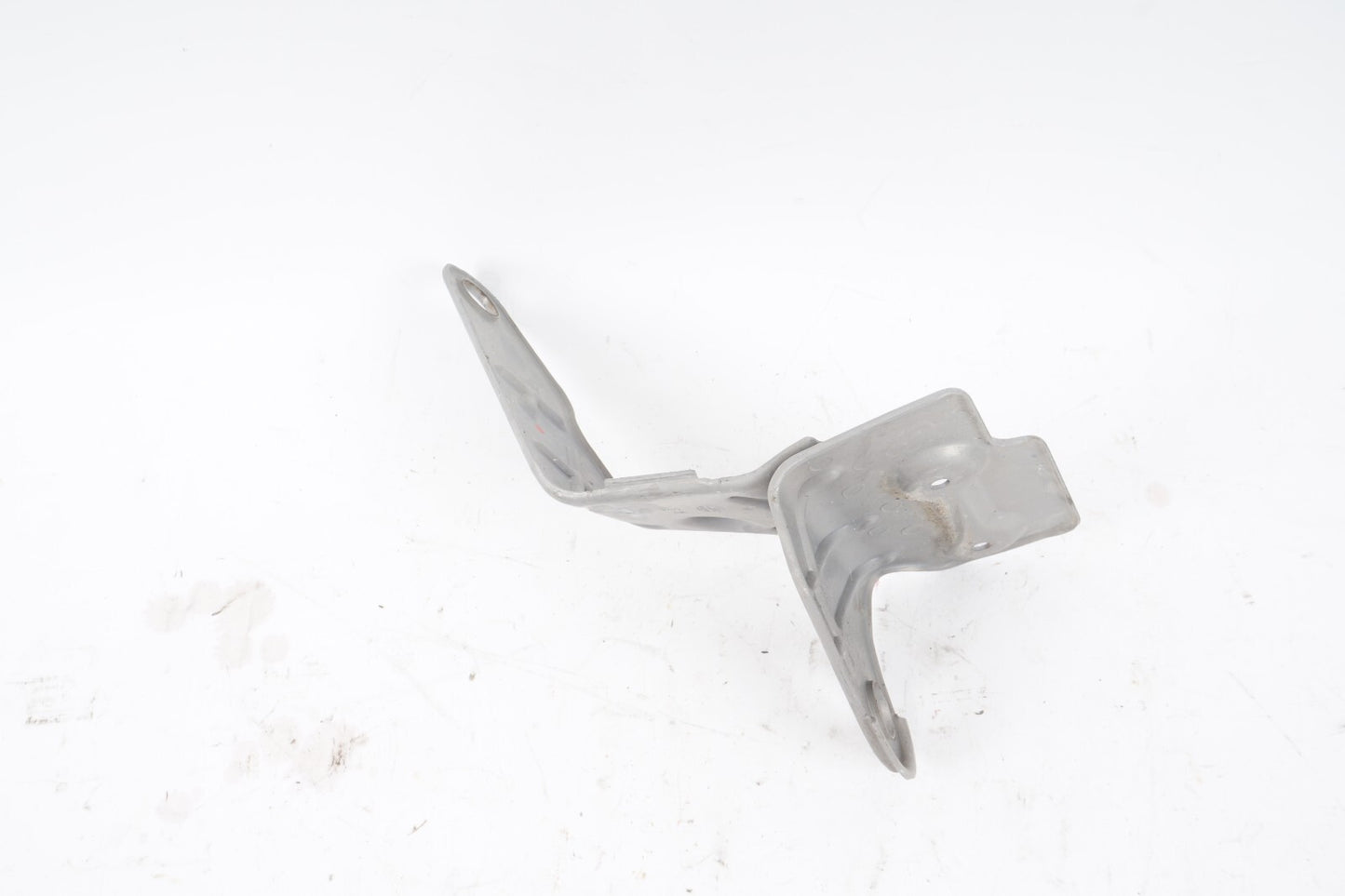 17 - 19 Alfa Romeo Giulia 2.0L ENGINE AIR CLEANER INTAKE MOUNT BRACKET  OEM