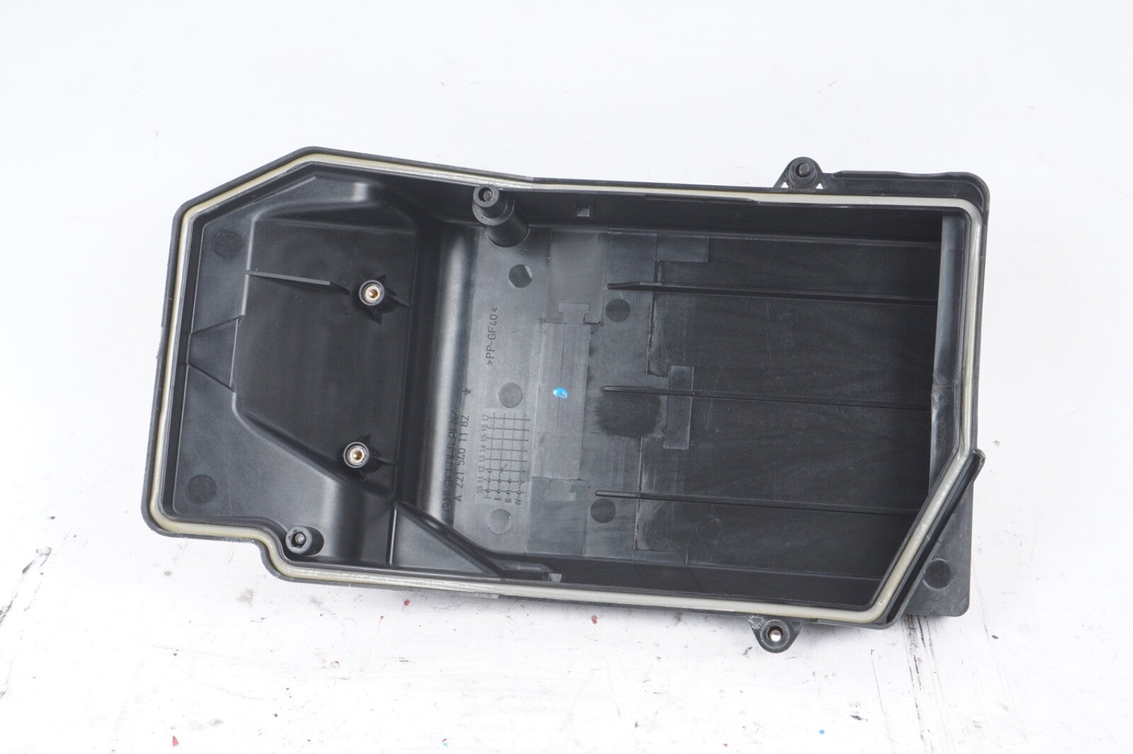 07-11 MERCEDES W221 S65 AMG S600 CL550 UNDER HOOD FUSE RELAY COVER 2215401182