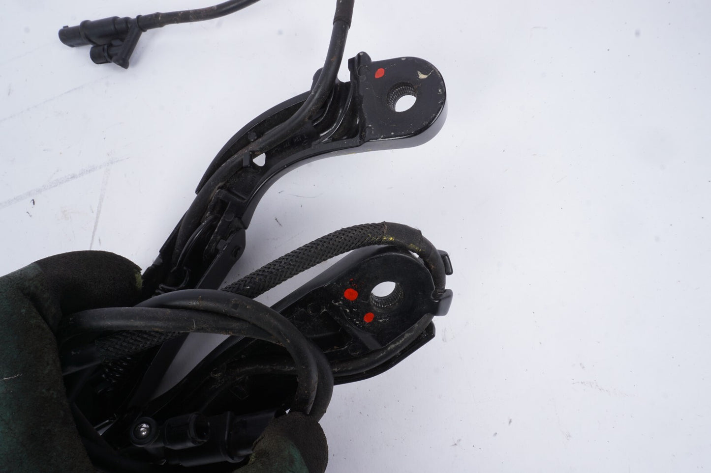 2021 - 2023 Polestar 2 Windshield Wiper Arm Left & Right OEM