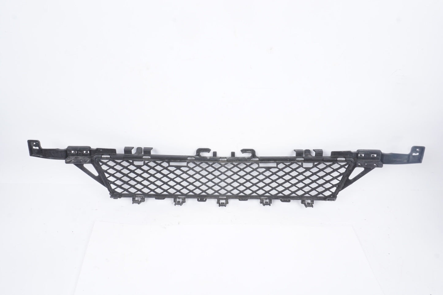 10-13  MERCEDES E350 E550 CONVERTIBLE FRONT BUMPER COVER LOWER CENTER GRILL TRIM