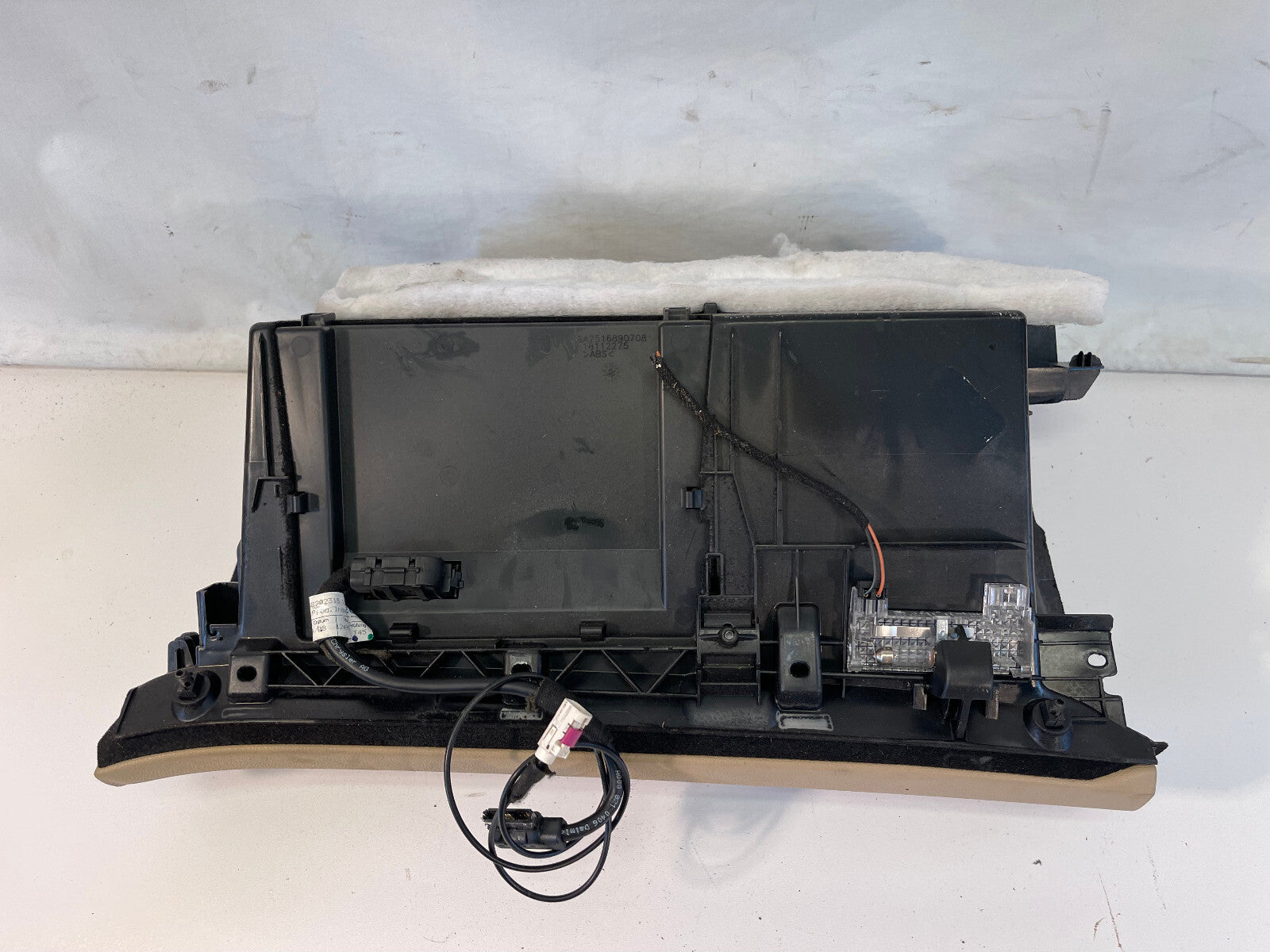 06-10 MERCEDES BENZ R350 R500 W251 GLOVE BOX STORAGE COMPARTMENT OEM