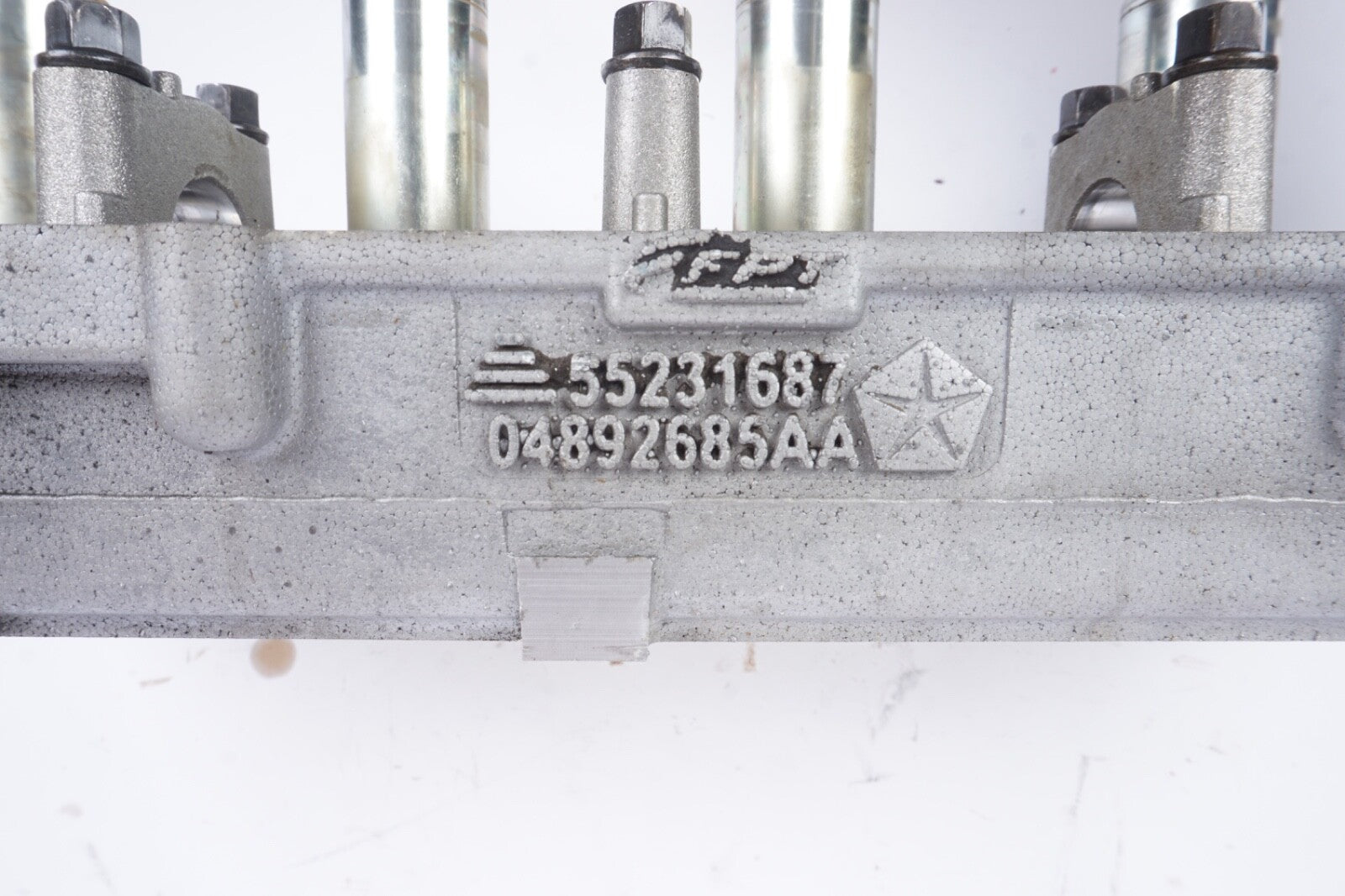 2012-2017 Fiat 500L OEM Camshaft Carrier Cradle 1.4L 04892685AA