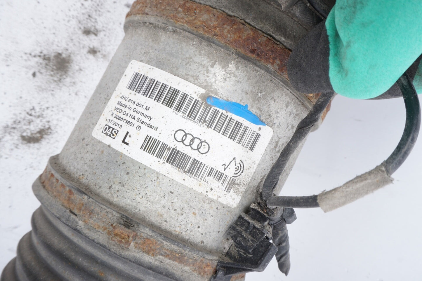 2011 - 2018 AUDI A8 D4 AIR SUSPENSION STRUT SHOCK ABSRBER REAR RIGHT 4H0616001M