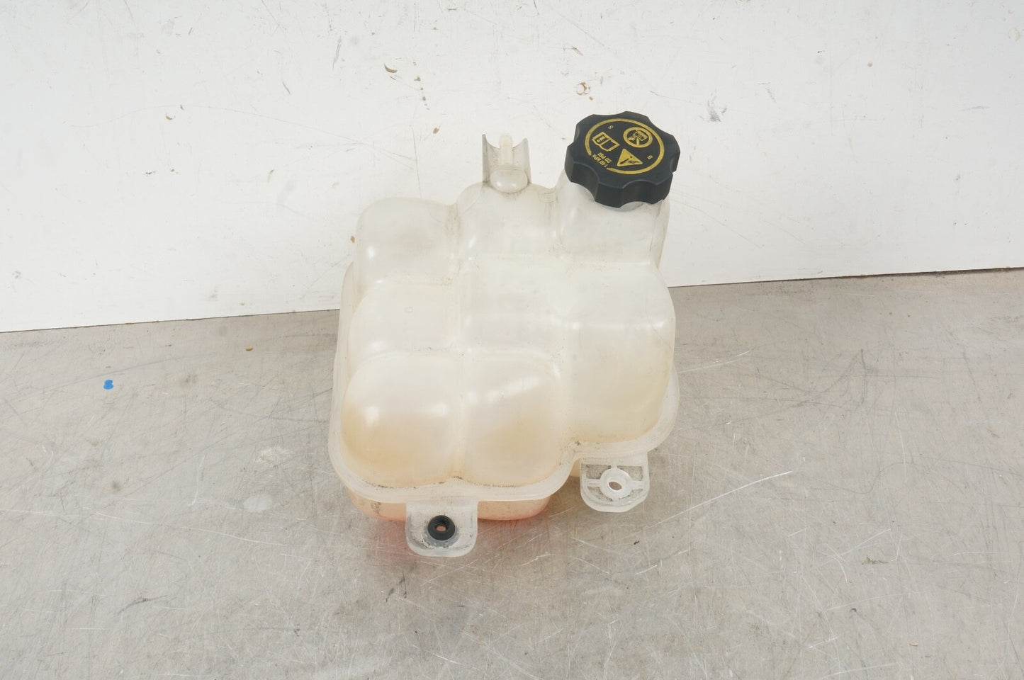 Radiator Coolant Reservoir 2020 2021 2022 Cadillac CT4 23378398