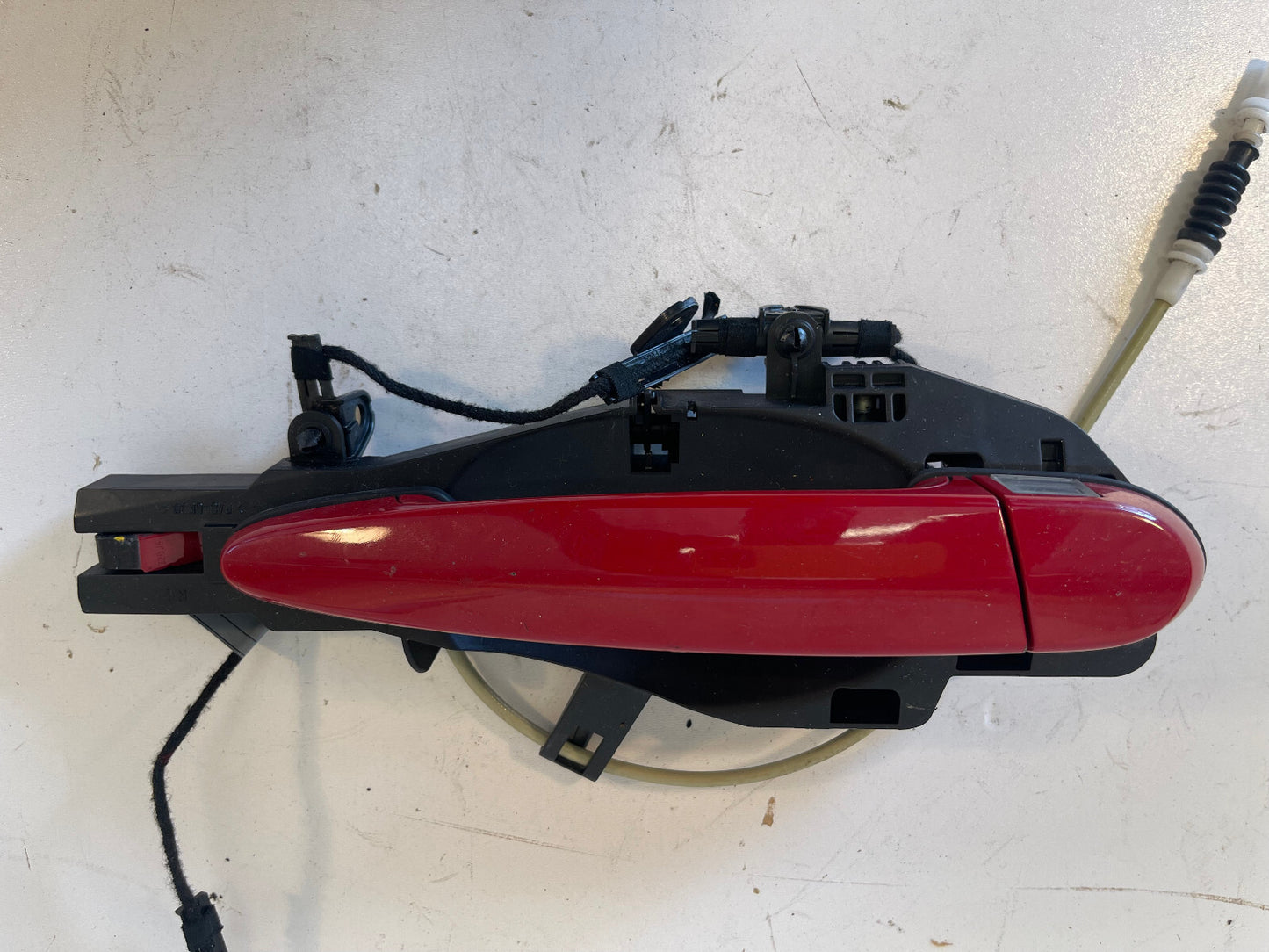 2007 - 2013 BMW 328i E93 CONVERTIBLE RIGHT PASSENGER SIDE EXTERIOR DOOR HANDLE