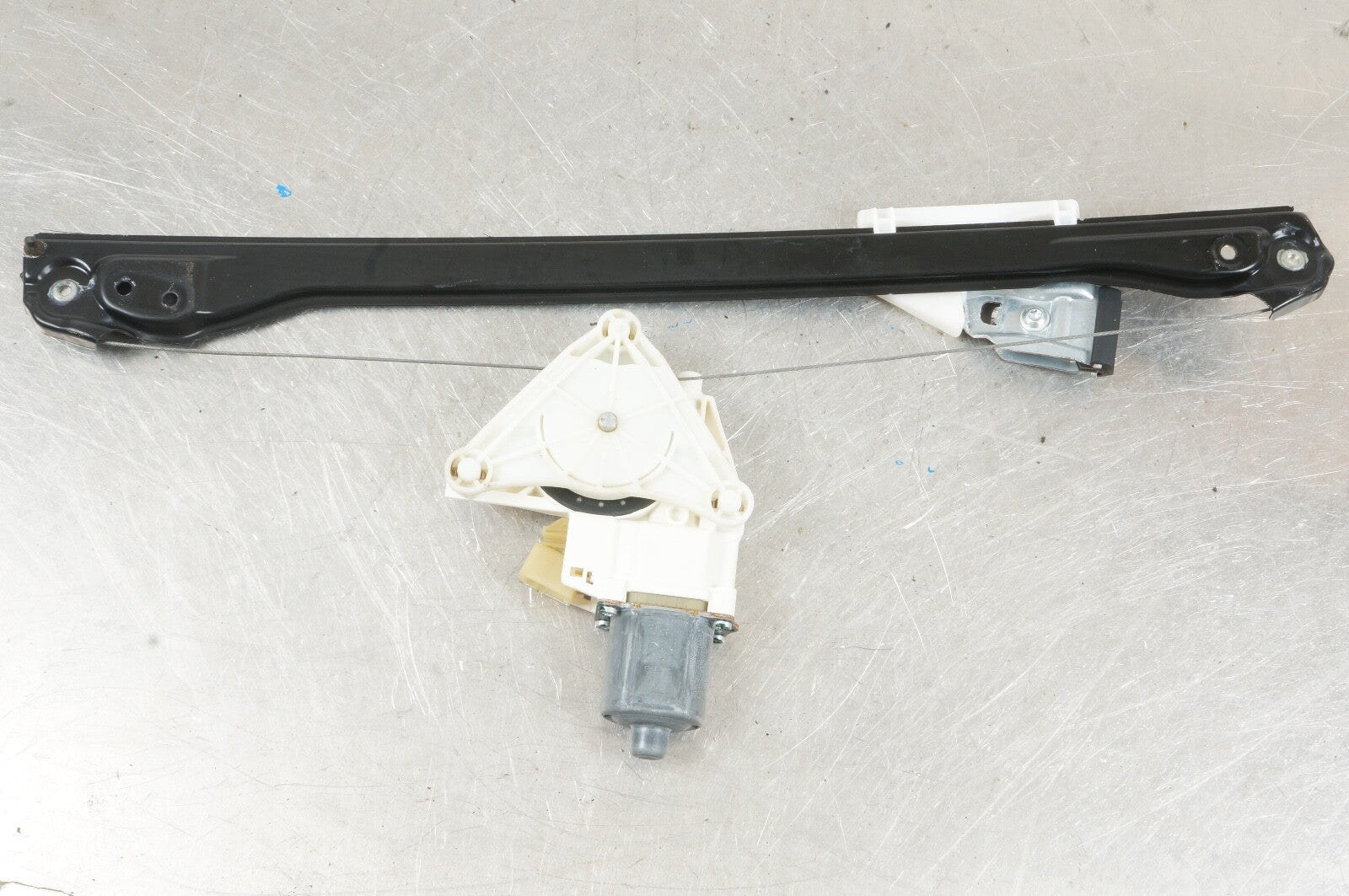 06-11 Mercedes ML350 ML500 REAR LEFT DRIVER SIDE WINDOW REGULATOR & MOTOR OEM
