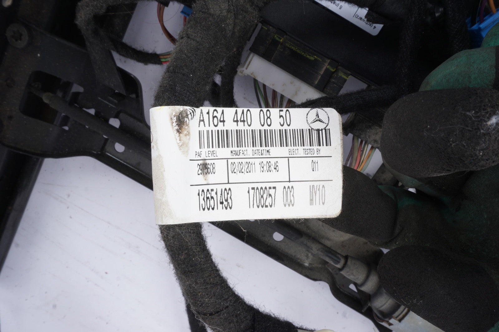 2007-2012 MERCEDES GL450 ML350 FRONT LEFT SEAT LOWER TRACK FRAME & MOTOR OEM
