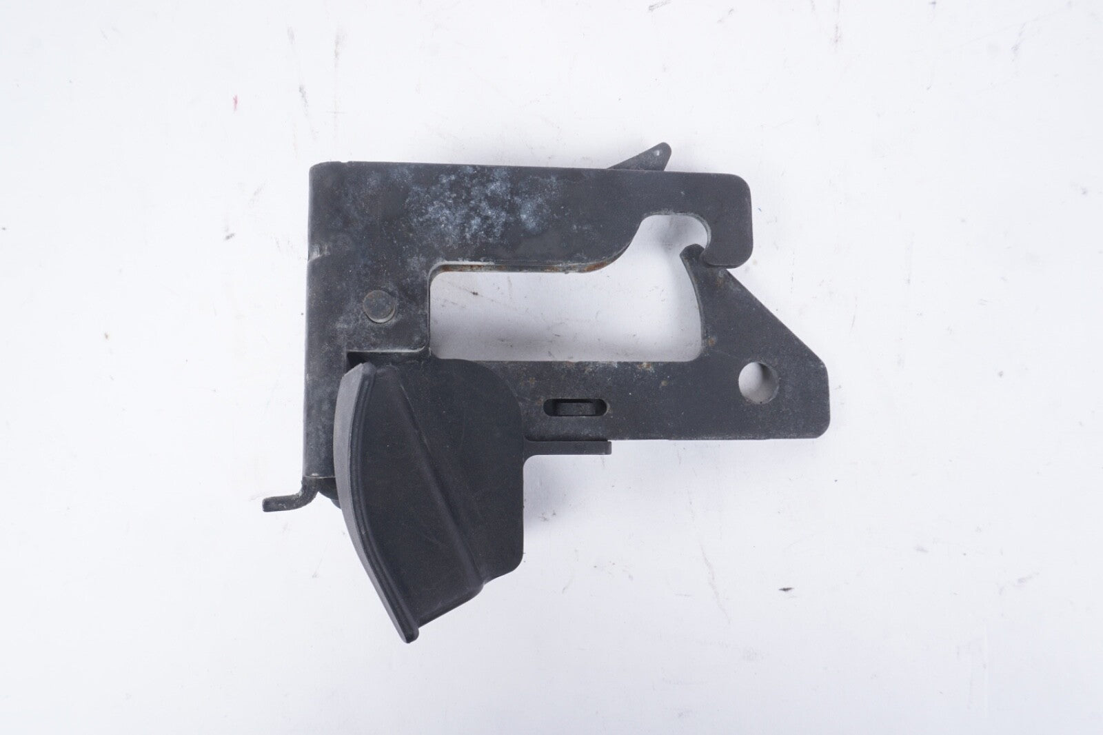2010 - 2013 MERCEDES E350 E550 CONVERTIBLE HOOD SAFETY LATCH