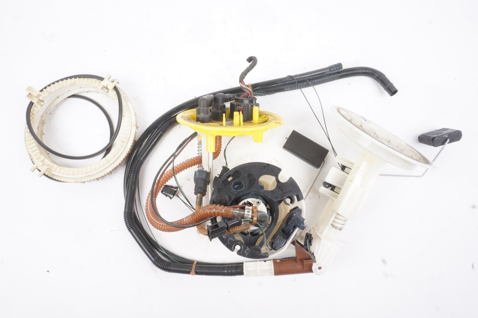 2005 - 2006 Audi A6 Fuel Assembly Tank Mounted Main Pump OEM