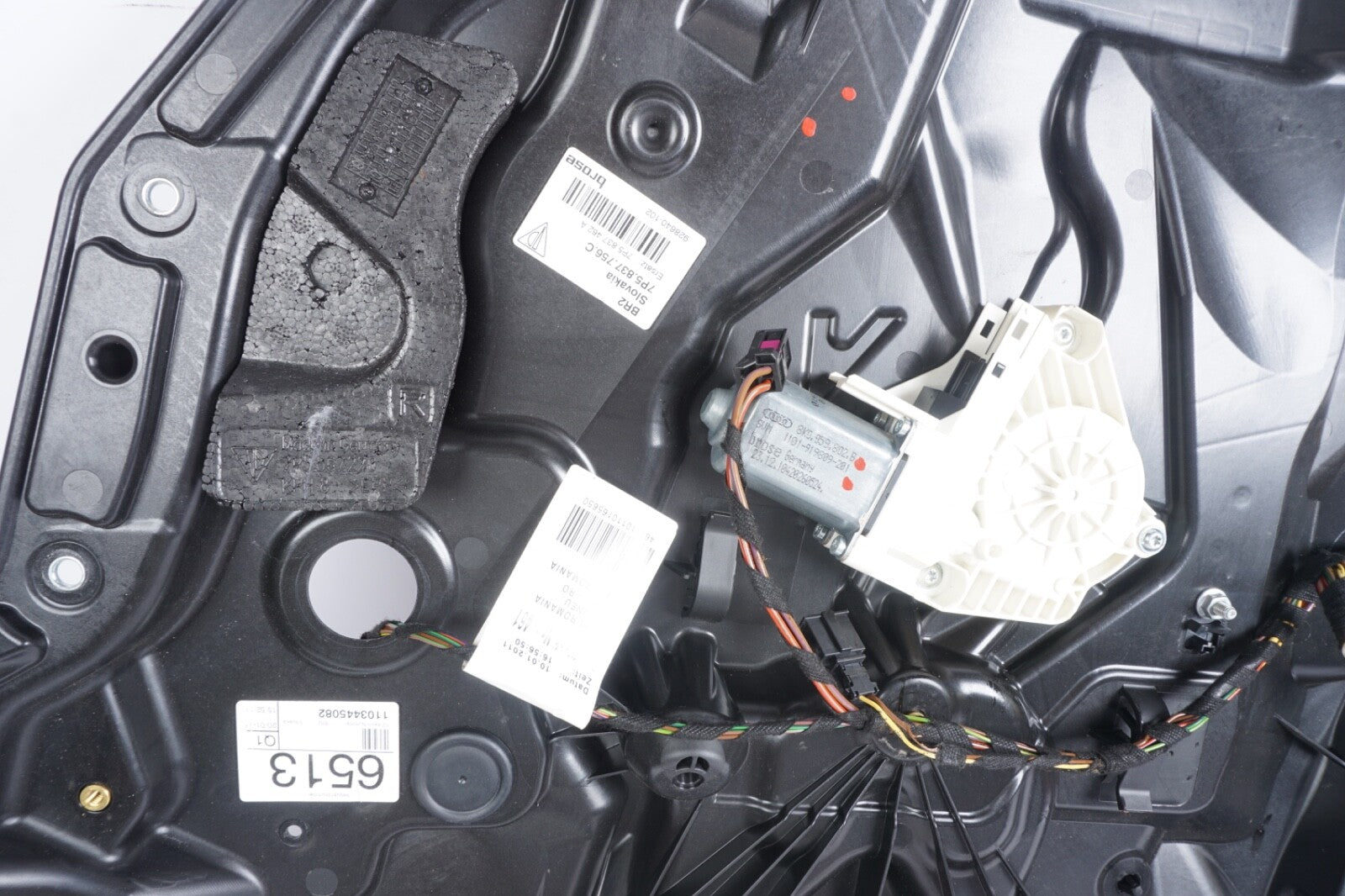 2011 - 2018 PORSCHE CAYENNE FRONT RIGHT DOOR WINDOW REGULATOR & CARRIER OEM