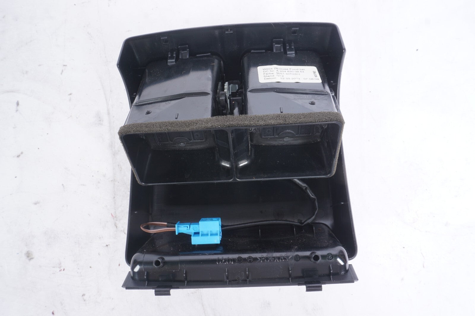 08-14 Mercedes C300 C350 W204 Rear Center Console AC Air Vent Trim  OEM