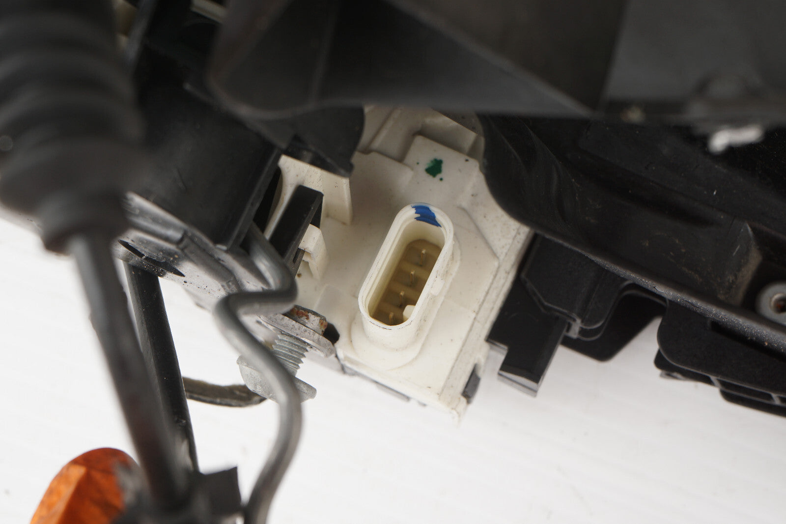 2008 - 2014 MERCEDES-BENZ C300 W204 FRONT RIGHT PASSENGER DOOR LOCK ACTUATOR OEM