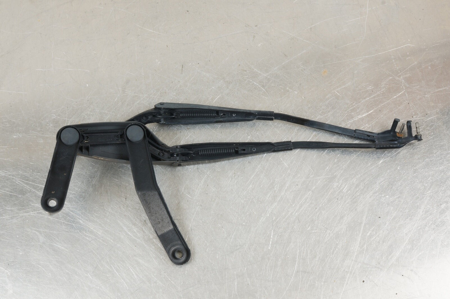 2011 2012 2013 2014 MERCEDES C250 C350 Front Windshield Wiper Arm Left Right Set