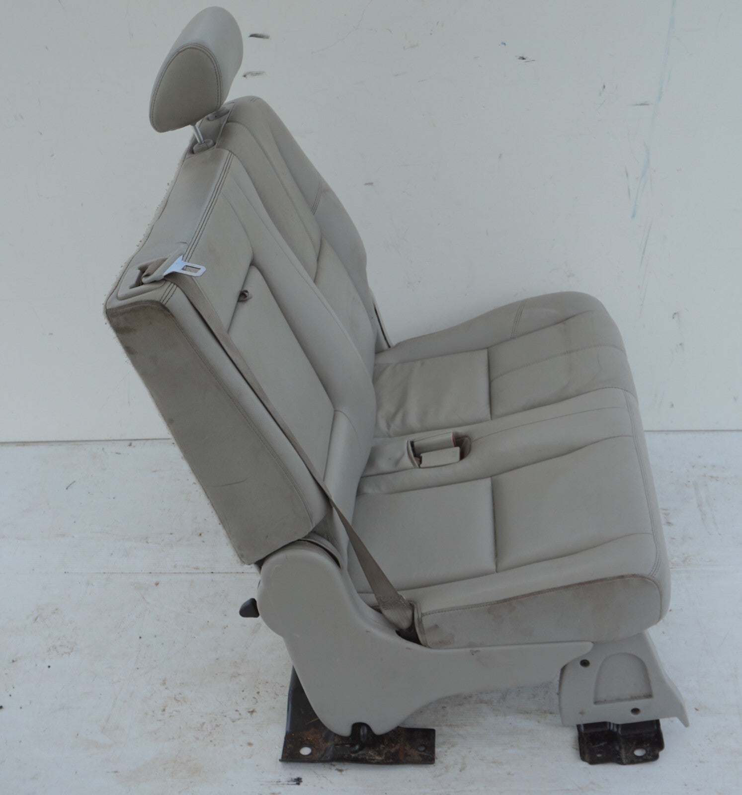 2007 - 2013 Chevy Suburban REAR 2ND ROW SEAT LEFT DRIVER SEAT OEM
