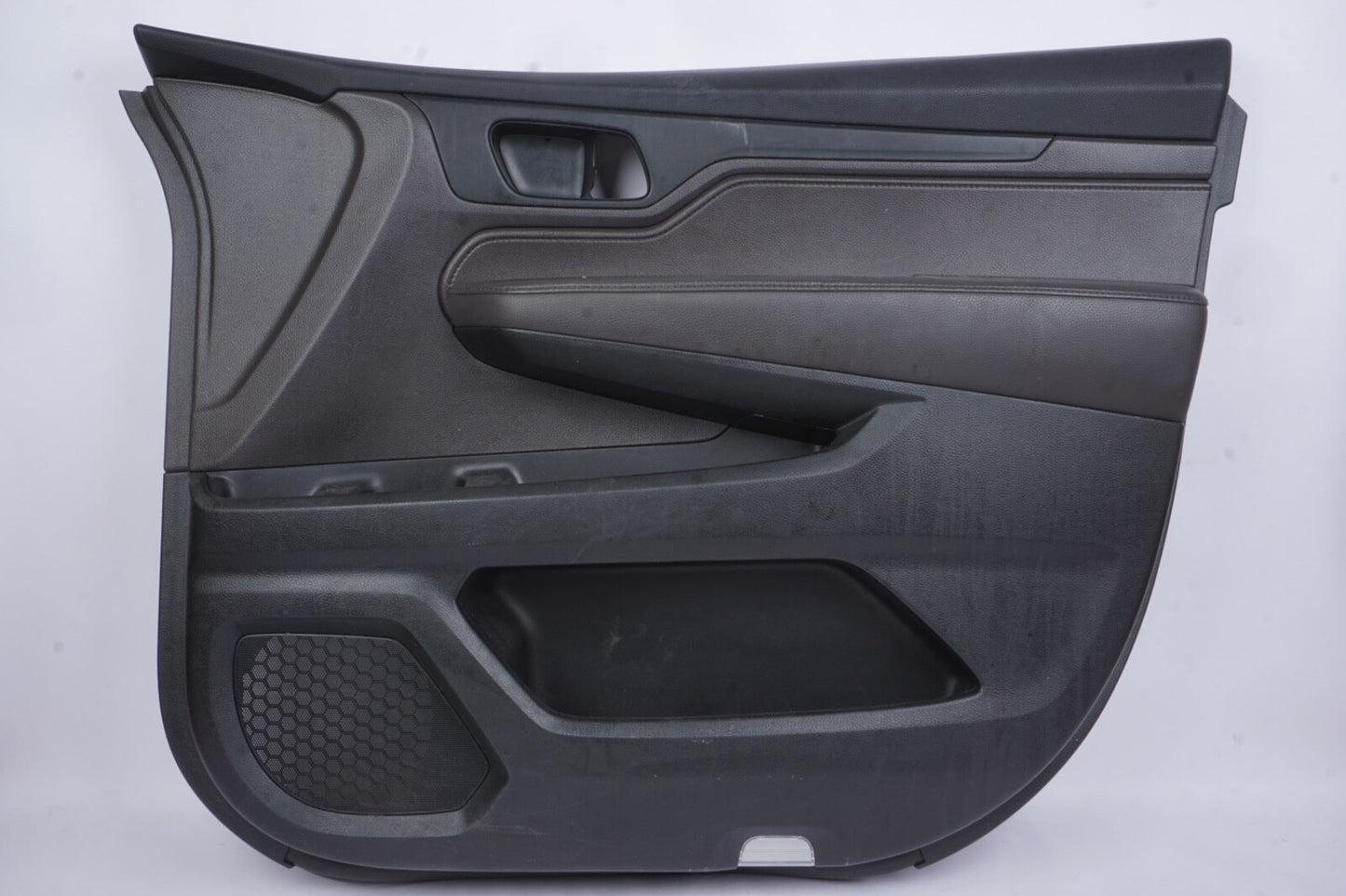 18 - 23 Honda Odyssey Front Right Passenger Door Panel Trim OEM