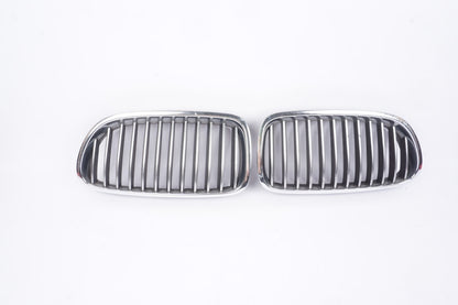 2011-2013 BMW 528i 535i xDrive Front Left Right Bumper Grille Set OEM 7200727