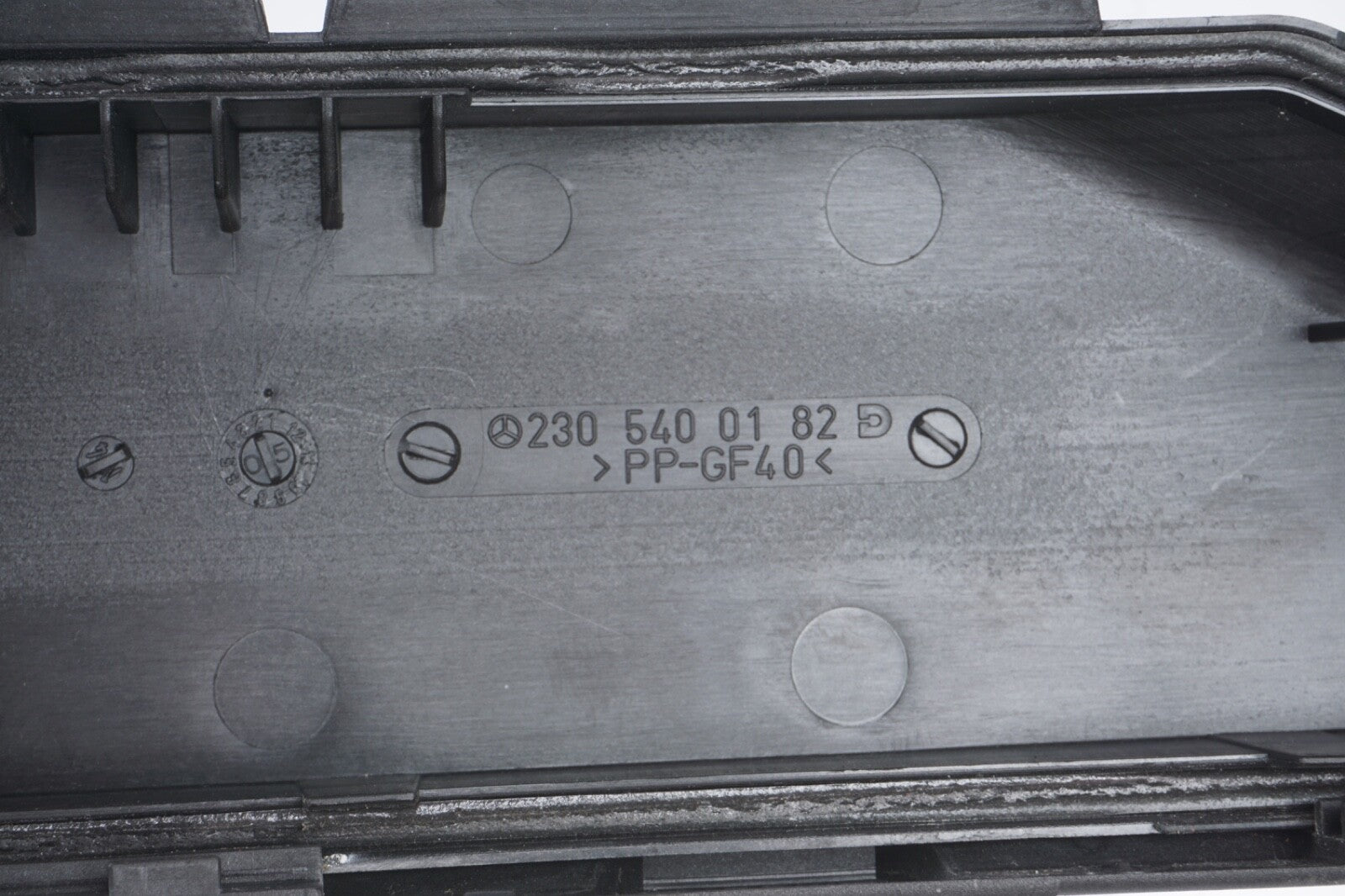 03-08 Mercedes R230 SL500 SL55 AMG Fuse Box Cover Lid 2305400182 OEM