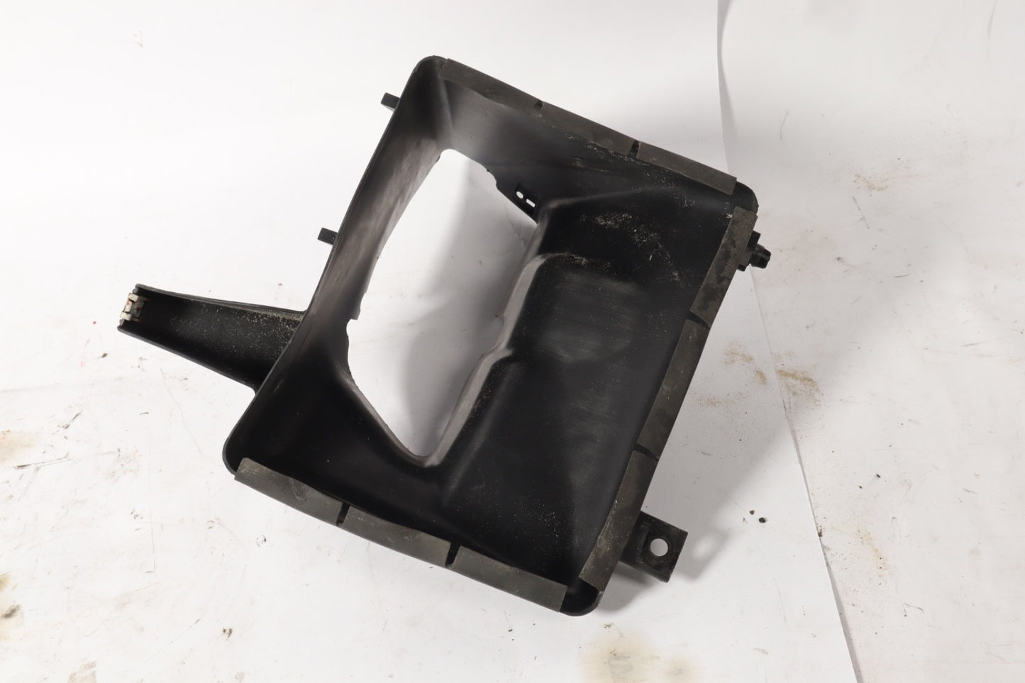12-15 BMW F06 F12 F13 640I 650I Right SIDE RADIATOR COOLER AIR DUCT VENT